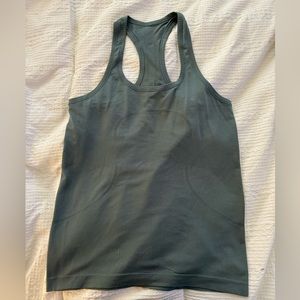 Lululemon/ peloton tank